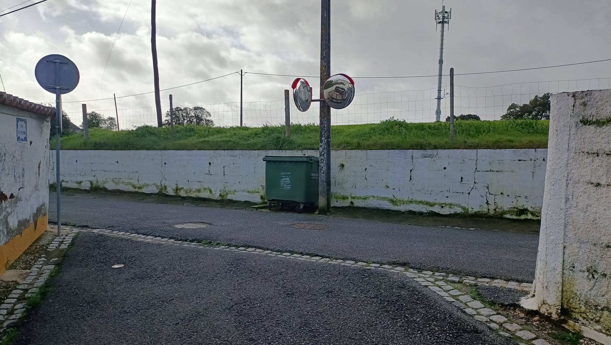 Substituição de Espelhos de Trânsito